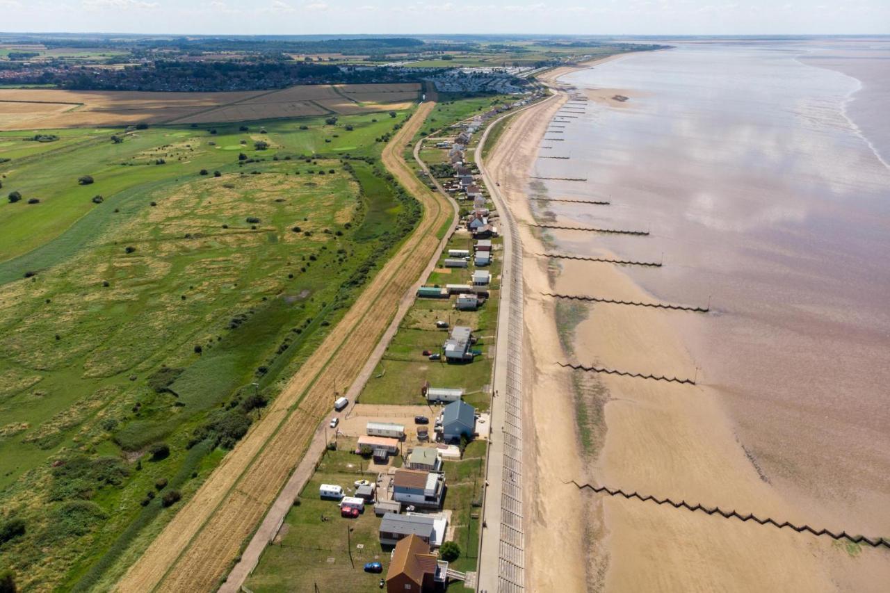 8 Berth Caravan For Hire At Manor Park Near To A Great Beach Ref 23041C Hunstanton Eksteriør billede