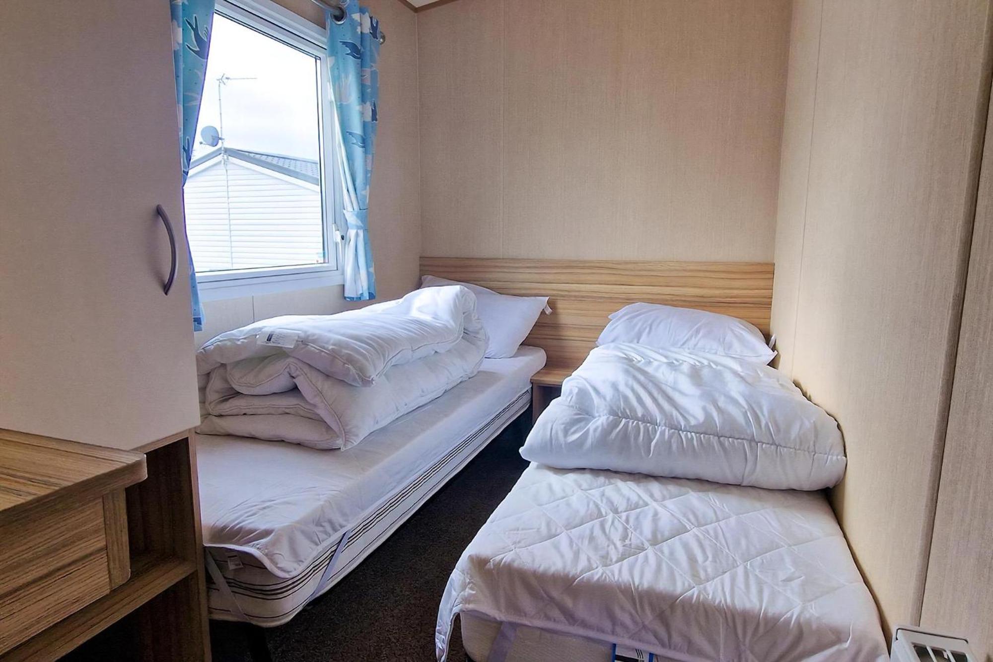 8 Berth Caravan For Hire At Manor Park Near To A Great Beach Ref 23041C Hunstanton Eksteriør billede