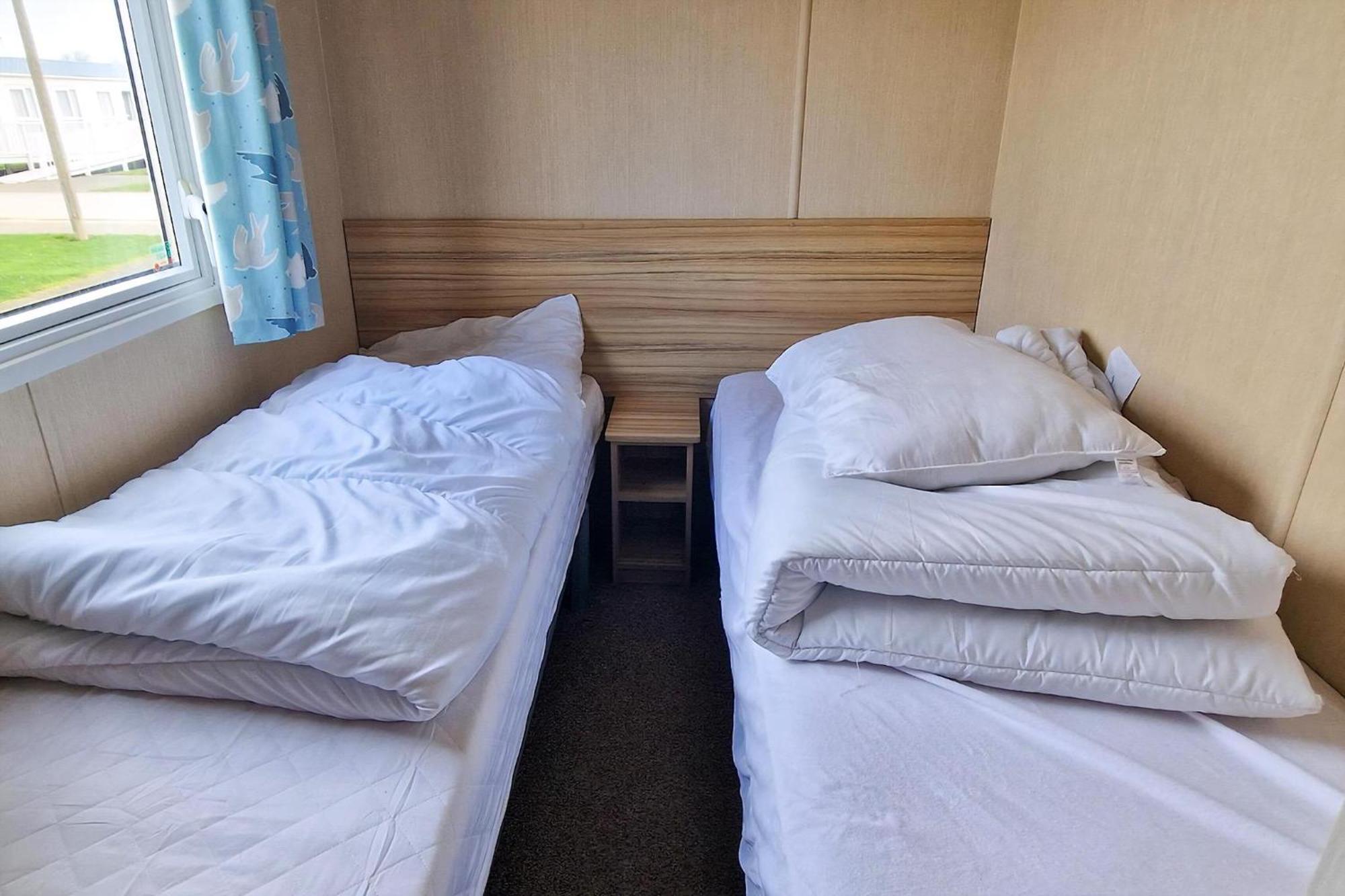 8 Berth Caravan For Hire At Manor Park Near To A Great Beach Ref 23041C Hunstanton Eksteriør billede